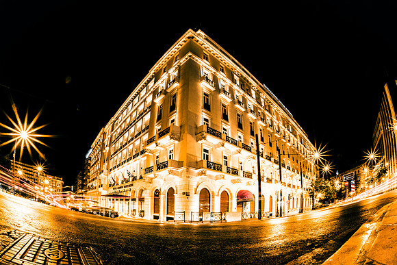 Grande Bretagne by night!